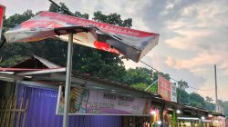 Plang Neon Box Toko Bolu Ringsek, Pemilik Toko Keluhkan Saat Pemasangan Kabel Penyaluran Listrik ke Wisata Nimo Water Forest Bungursari